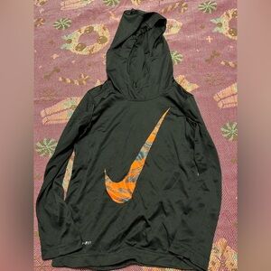 Young boys Nike long sleeve